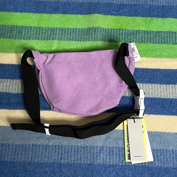 Herschel Supply Co. Seventeen Belt Bag in Purple/Black/White NWT - Picture 2 of 4